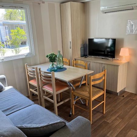 Mobil-Home Climatise Avec Piscine Aureilhan  المظهر الخارجي الصورة